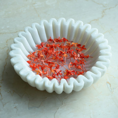 Marble Ruffle Urli - 9 inches