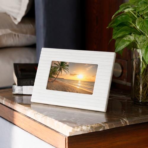 Ribbed Marble Frame
